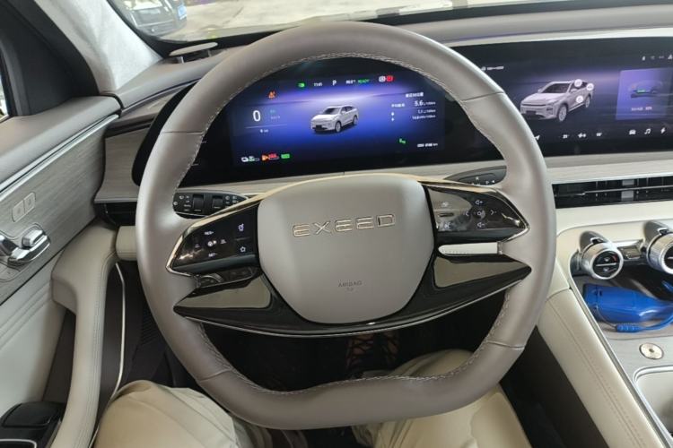 Used EXEED Stellar C-DM 2025 200 with Ultra-Long Range Pro All-Wheel Drive Steering Wheel