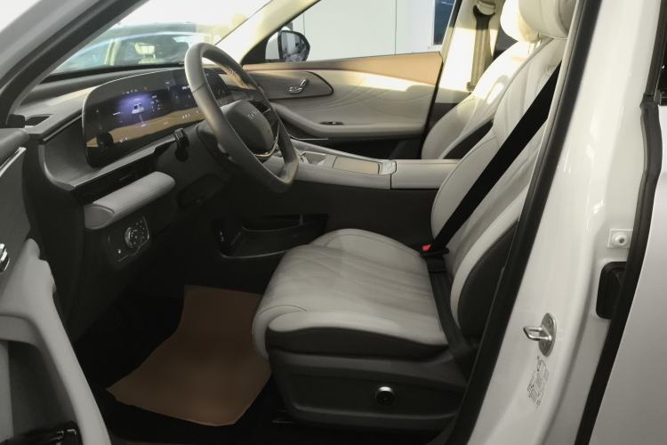 Used EXEED Stellar C-DM 2025 200 with Ultra-Long Range Pro All-Wheel Drive Left Front Seat
