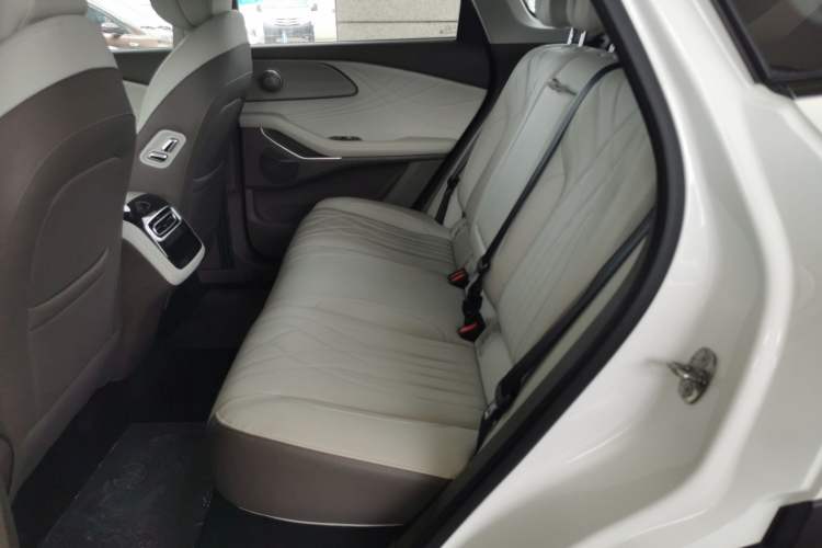 Used EXEED Stellar C-DM 2025 200 with Ultra-Long Range Pro All-Wheel Drive Left Rear Seat