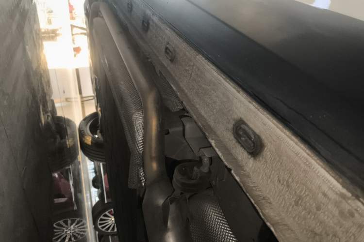 Used EXEED Stellar C-DM 2025 200 with Ultra-Long Range Pro All-Wheel Drive Left Side Sill