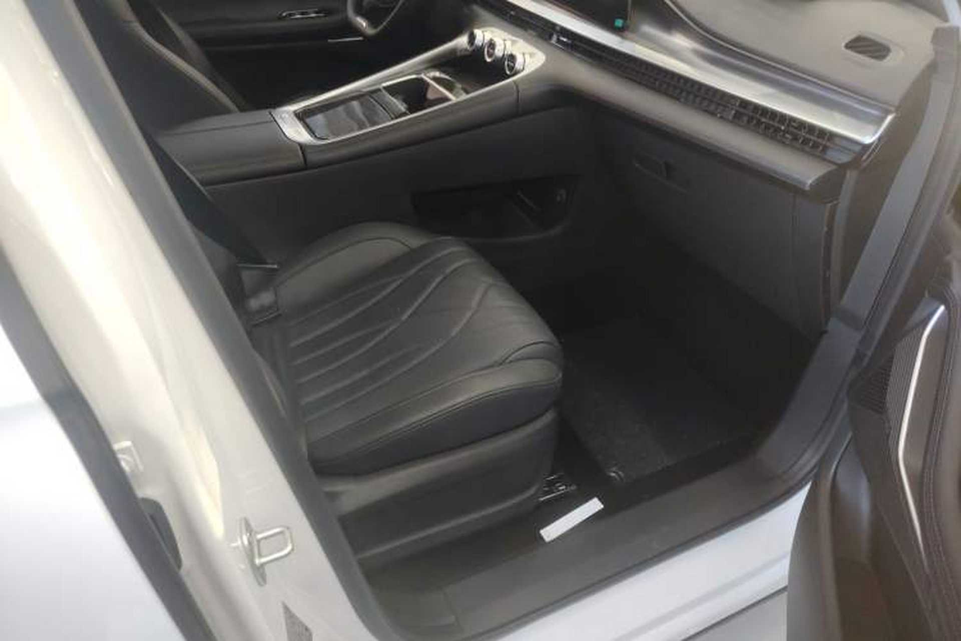 Used EXEED Stellar C-DM 2025 100 Long-Range Plus Two-Wheel Drive Right Front Seat