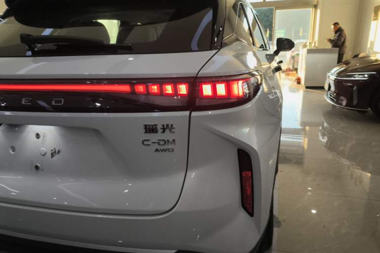 Used EXEED Stellar C-DM 2025 200 with Ultra-Long Range Pro All-Wheel Drive Right Rear Taillight
