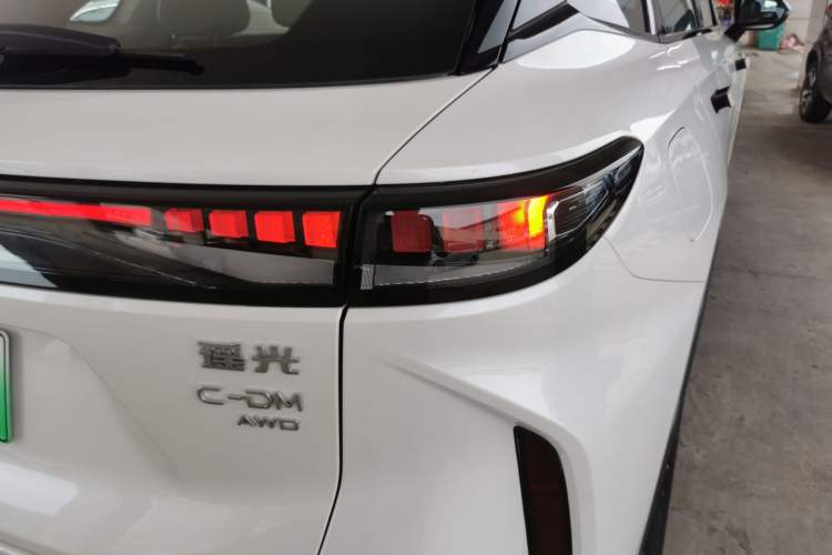 Used EXEED Stellar C-DM 2025 200 with Ultra-Long Range Pro All-Wheel Drive Right Rear Taillight