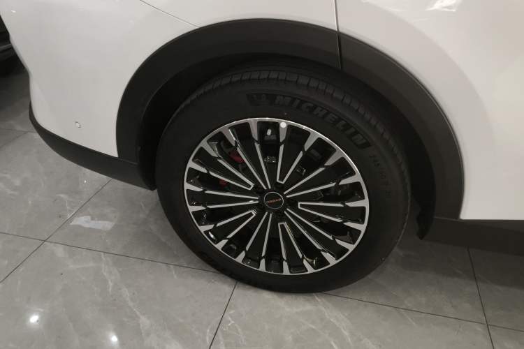 Used EXEED Stellar C-DM 2025 200 with Ultra-Long Range Pro All-Wheel Drive Right Rear Wheel Hub