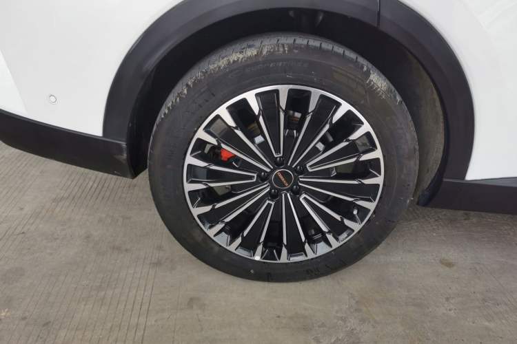 Used EXEED Stellar C-DM 2025 200 with Ultra-Long Range Pro All-Wheel Drive Right Rear Wheel Hub