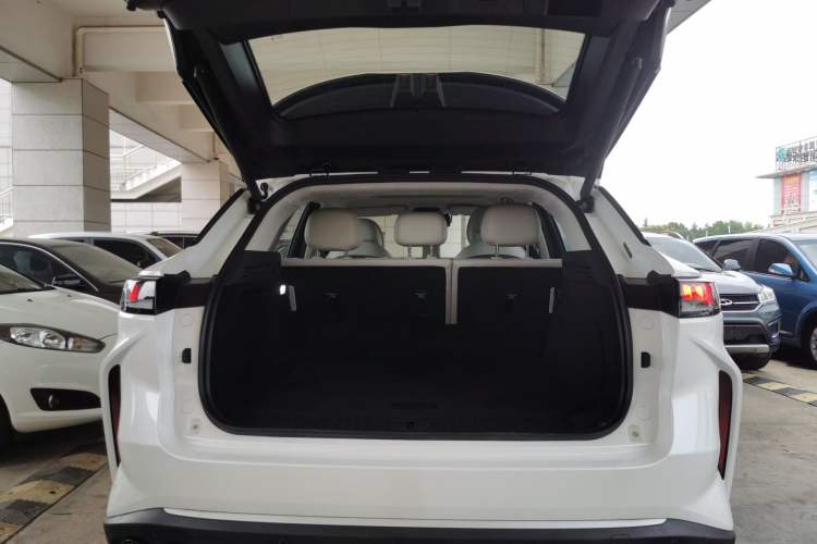 Used EXEED Stellar C-DM 2025 200 with Ultra-Long Range Pro All-Wheel Drive Trunk