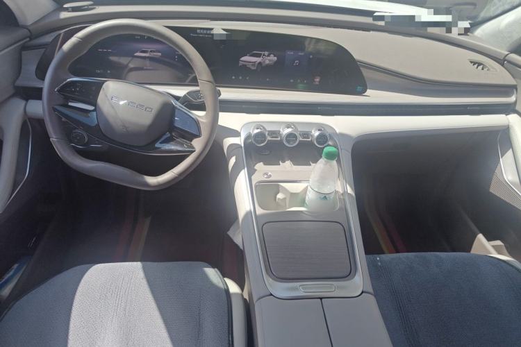 Used EXEED Stellar C-DM 2026 Global Edition 200 Ultra-Long Range Four-Wheel Drive Center Console
