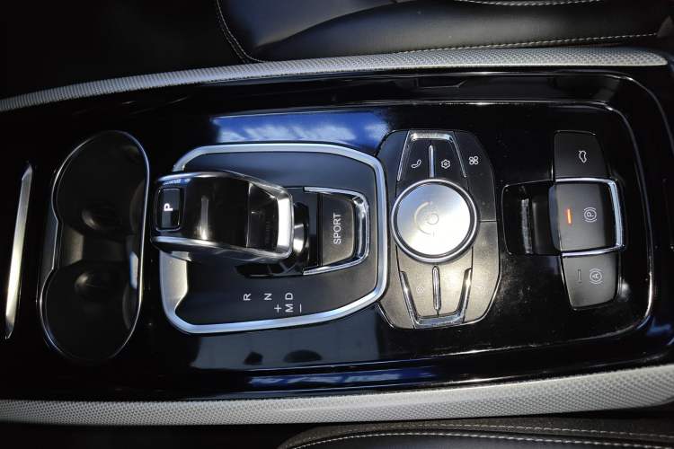 Used EXEED TX 2019 1.6T Four-Wheel Drive Platinum Edition Gear Lever