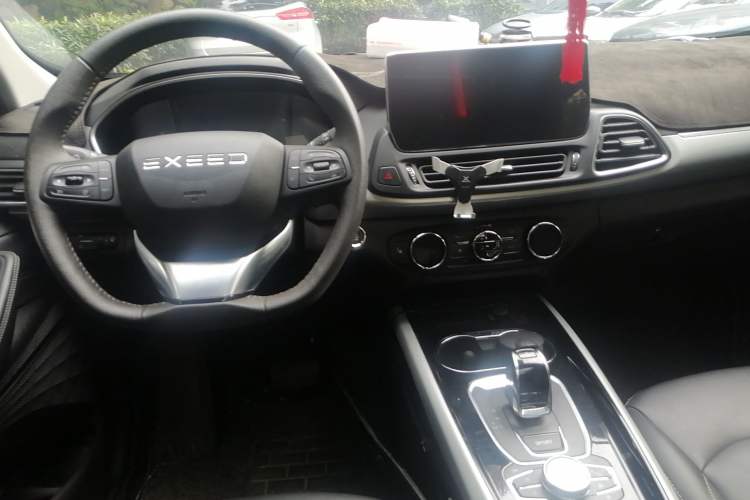 Used EXEED TX 2020 1.6T Two-Wheel Drive Star Edition Center Console