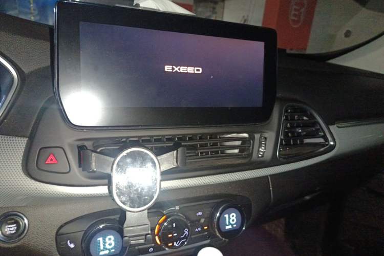 Used EXEED TX 2020 1.6T Two-Wheel Drive Star Edition Audio And AC Panel