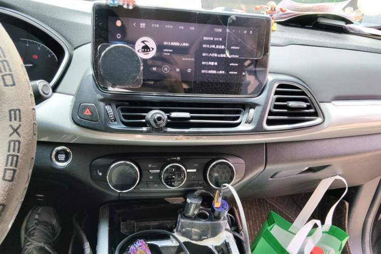 Used EXEED TX 2020 1.6T Four-Wheel Drive Star Edition Audio And AC Panel