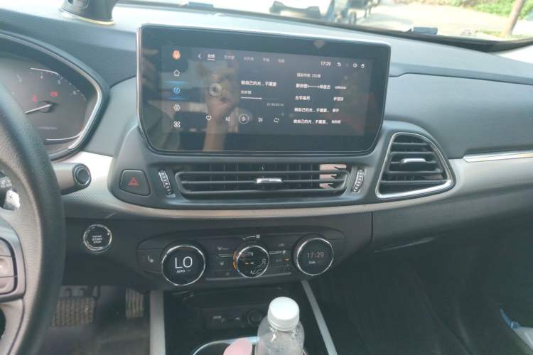 Used EXEED TX 2020 1.6T Four-Wheel Drive Star Edition Audio And AC Panel