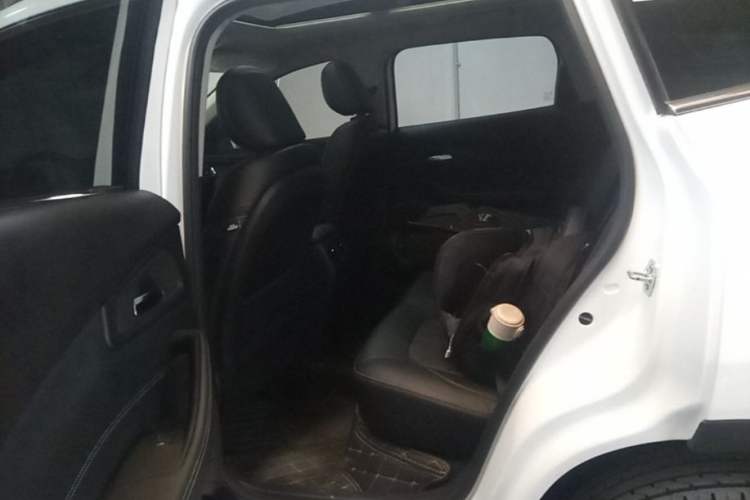 Used EXEED TX 2021 Classic Edition 1.6T Two-Wheel Drive Starry Version Left Rear Seat