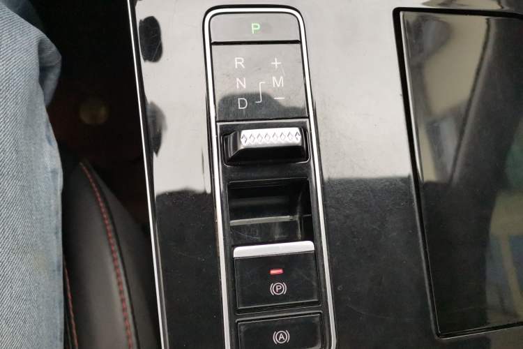 Used EXEED Zhuifeng 2020 Chasing the Waves Edition 1.5T CVT Xingrui Version Gear Lever