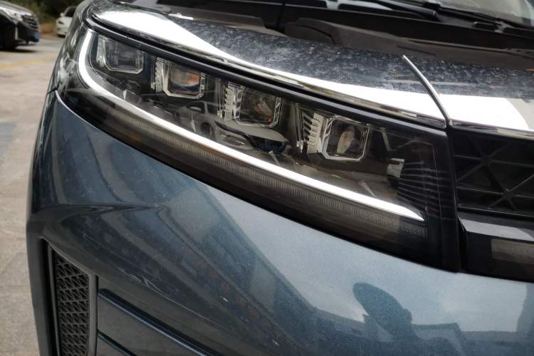 Used EXEED Zhuifeng 2020 Chasing the Waves Edition 1.5T CVT Xingrui Version Right Front Headlight