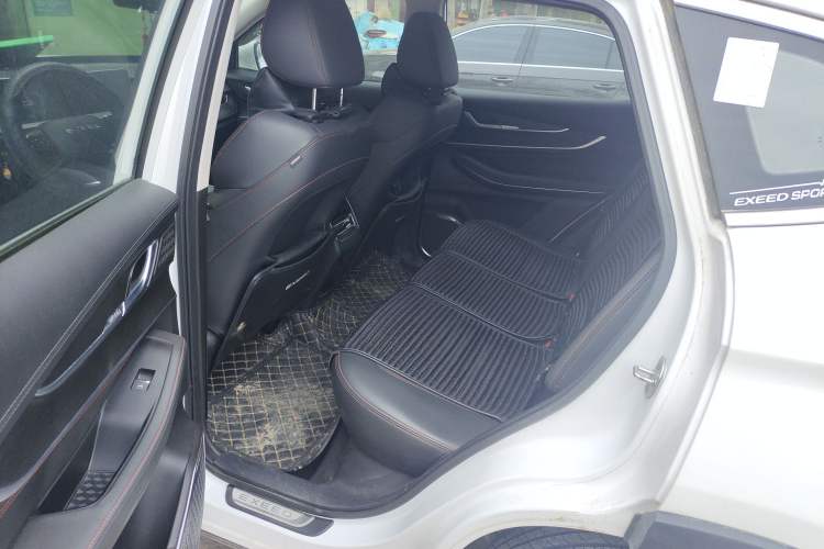 Used EXEED Zhuifeng 2022 Chasing the Waves Edition 1.5T CVT Good Things Peanut Edition Left Rear Seat