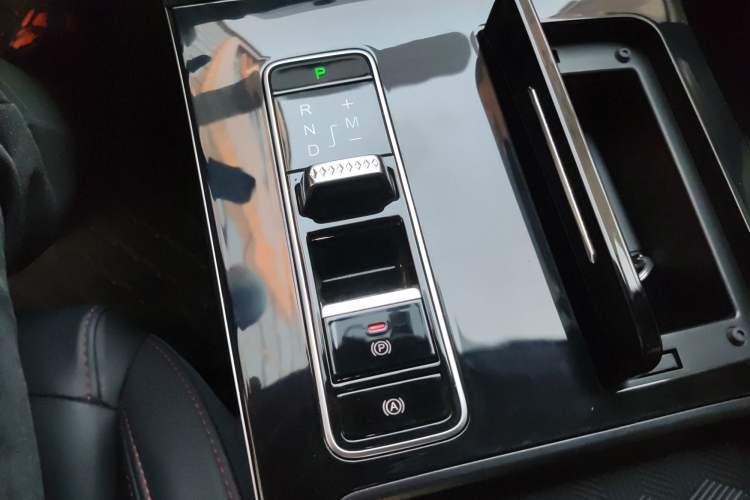 Used EXEED Zhuifeng 2020 Chasing the Waves Edition 1.5T CVT Starry Edition Gear Lever