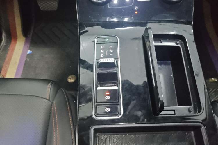 Used EXEED Zhuifeng 2020 Chasing the Waves Edition 1.5T CVT Xingrui Version Gear Lever