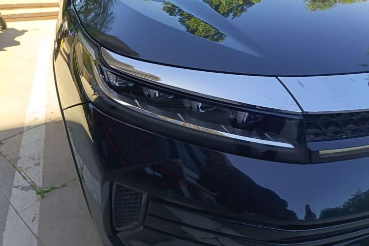Used EXEED Zhuifeng 2020 Chasing the Waves Edition 1.5T CVT Xingrui Version Right Front Headlight