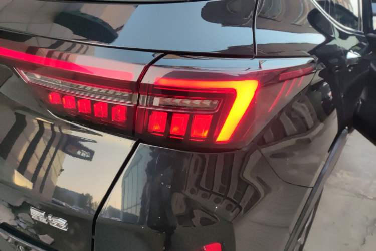 Used EXEED Zhuifeng 2020 Chasing the Waves Edition 1.5T CVT Starry Edition Right Rear Taillight