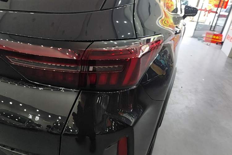 Used EXEED Zhuifeng 2020 Chasing the Waves Edition 1.5T CVT Xingrui Version Right Rear Taillight
