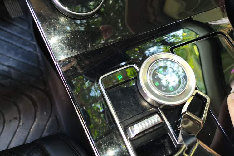 Used EXEED Zhuifeng 2020 Chasing the Waves Edition 1.5T CVT Xingrui Version Gear Lever