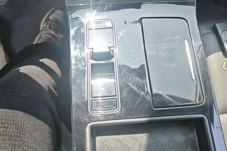 Used EXEED Zhuifeng 2020 Chasing the Waves Edition 1.5T CVT Xingrui Version Gear Lever