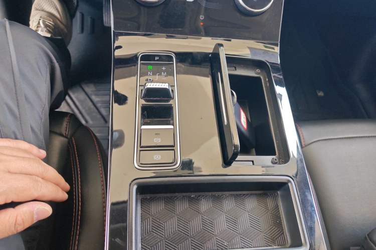 Used EXEED Zhuifeng 2020 Chasing the Waves Edition 1.5T CVT Starry Edition Gear Lever