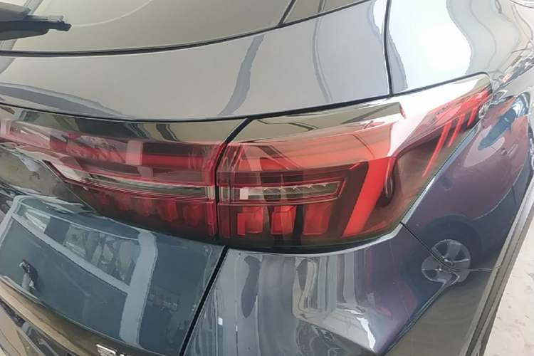 Used EXEED Zhuifeng 2020 Chasing the Waves Edition 1.5T CVT Starry Edition Right Rear Taillight