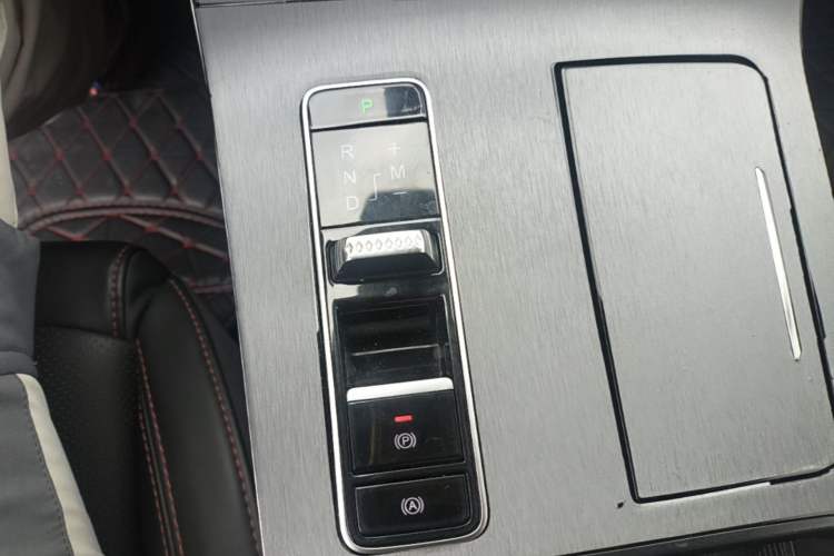 Used EXEED Zhuifeng 2020 Chasing the Waves Edition 1.5T CVT Xingrui Version Gear Lever