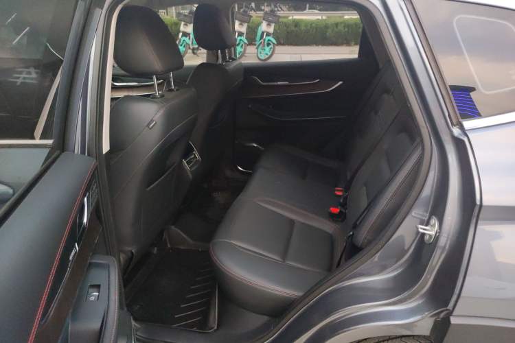 Used EXEED Zhuifeng 2020 Chasing the Waves Edition 1.5T CVT Xingrui Version Left Rear Seat