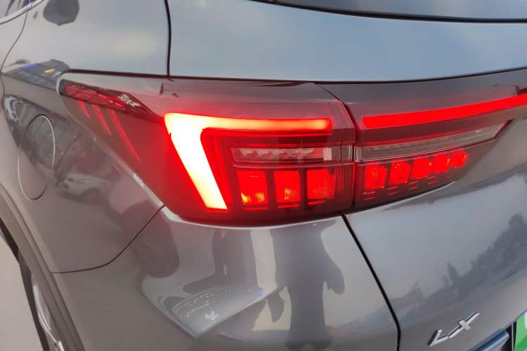 Used EXEED Zhuifeng 2020 Chasing the Waves Edition 1.5T CVT Xingrui Version Left Rear Taillight