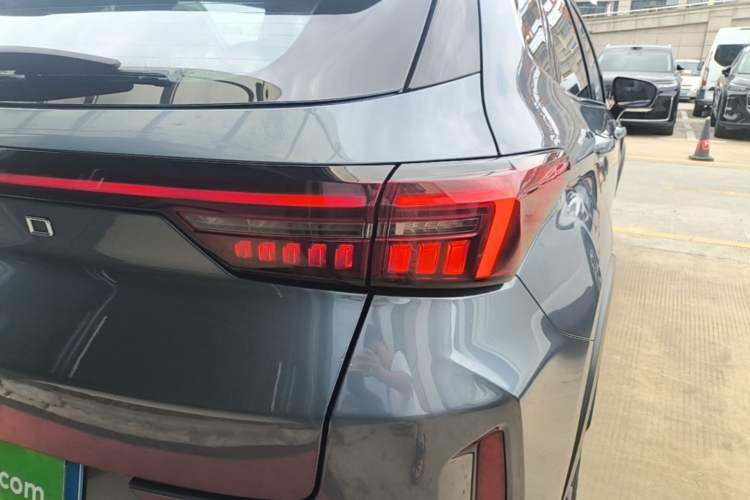 Used EXEED Zhuifeng 2020 Chasing the Waves Edition 1.5T CVT Xingrui Version Right Rear Taillight