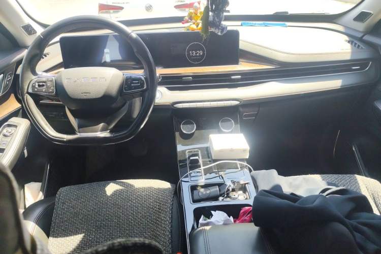Used EXEED Zhuifeng 2020 Chasing the Waves Edition 1.5T CVT Xingrui Version Center Console