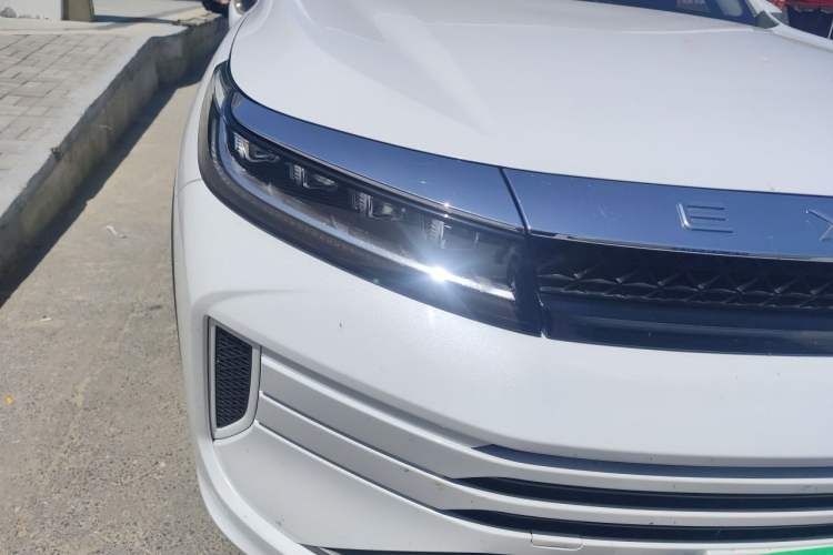 Used EXEED Zhuifeng 2020 Chasing the Waves Edition 1.5T CVT Xingrui Version Right Front Headlight