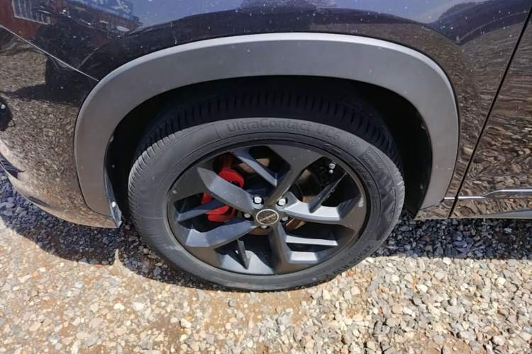 Used EXEED Zhuifeng 2021 Versailles Edition 1.6T DCT StarRui Version Left Front Wheel Hub
