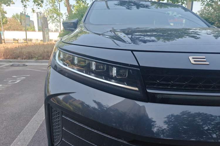 Used EXEED Zhuifeng 2021 Versailles Edition 1.6T DCT StarRui Version Right Front Headlight