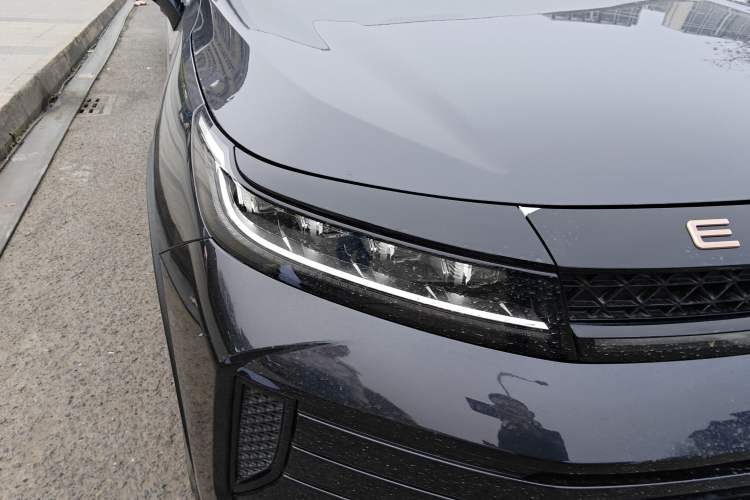 Used EXEED Zhuifeng 2021 Versailles Edition 1.6T DCT StarRui Version Right Front Headlight