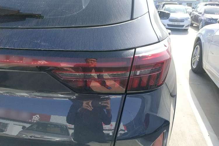 Used EXEED Zhuifeng 2021 Versailles Edition 1.6T DCT StarRui Version Right Rear Taillight
