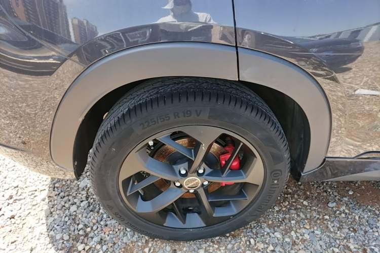 Used EXEED Zhuifeng 2021 Versailles Edition 1.6T DCT StarRui Version Right Rear Wheel Hub
