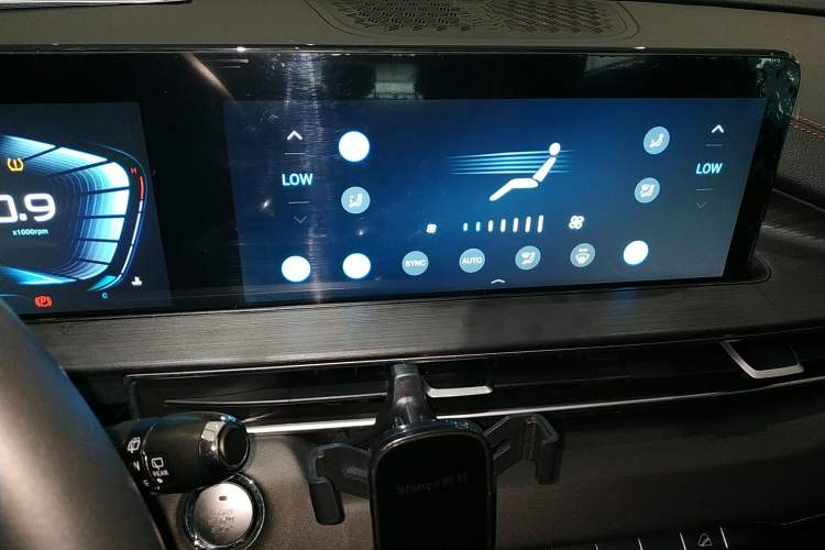 Used EXEED Zhuifeng 2021 1.6T DCT Verso Edition Audio And AC Panel