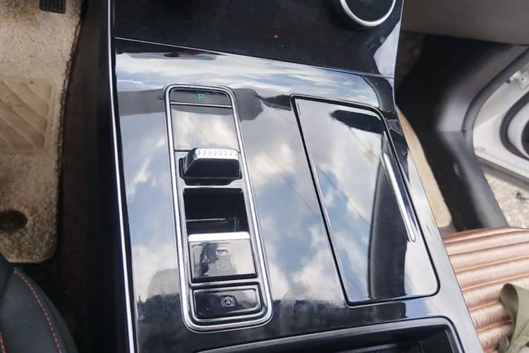 Used EXEED Zhuifeng 2021 1.6T DCT Verso Edition Gear Lever