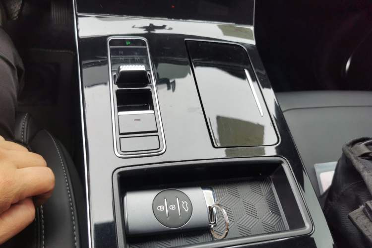 Used EXEED Zhuifeng 2021 Versailles Edition 1.6T DCT Starry Edition Gear Lever