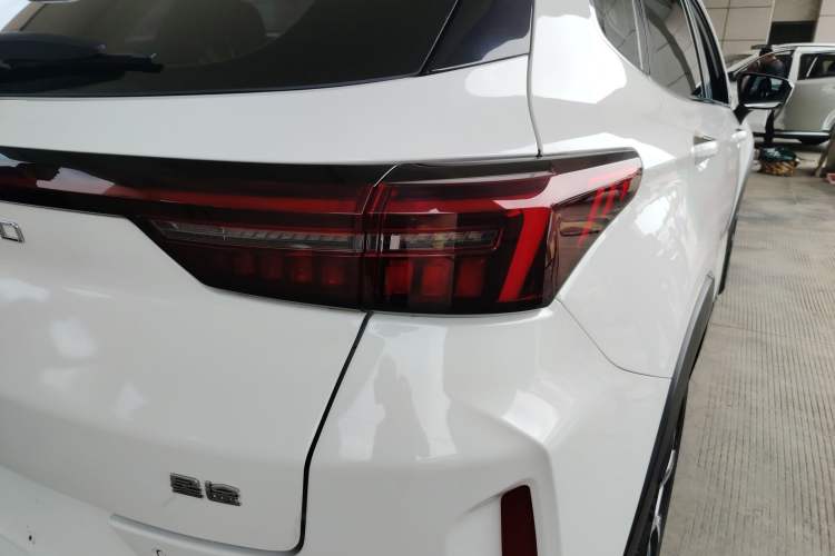 Used EXEED Zhuifeng 2021 Versailles Edition 1.6T DCT Starry Edition Right Rear Taillight