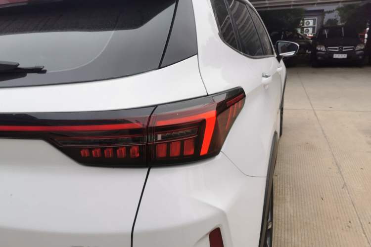 Used EXEED Zhuifeng 2021 Versailles Edition 1.6T DCT Starry Edition Right Rear Taillight