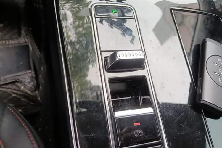 Used EXEED Zhuifeng 2022 Chasing the Waves Edition 1.5T CVT Wind-Chasing Edition Gear Lever