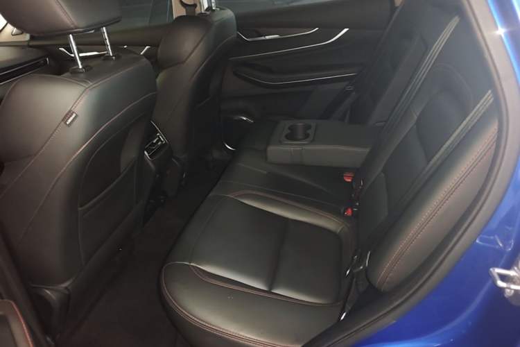 Used EXEED Zhuifeng 2022 Chasing the Waves Edition 1.5T CVT Wind-Chasing Edition Left Rear Seat