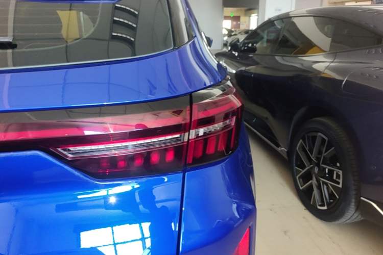 Used EXEED Zhuifeng 2022 Chasing the Waves Edition 1.5T CVT Wind-Chasing Edition Right Rear Taillight