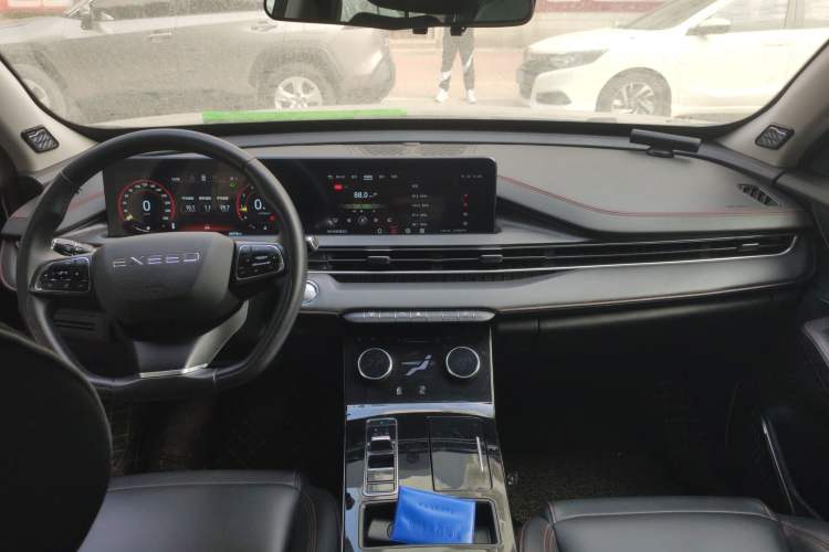 Used EXEED Zhuifeng 2022 Chasing the Waves Edition 1.5T CVT Rising Wind Version Center Console
