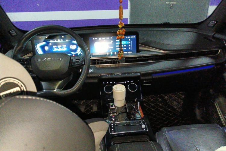 Used EXEED Zhuifeng 2022 Versailles 1.6T DCT "Chasing the Wind" Edition Center Console